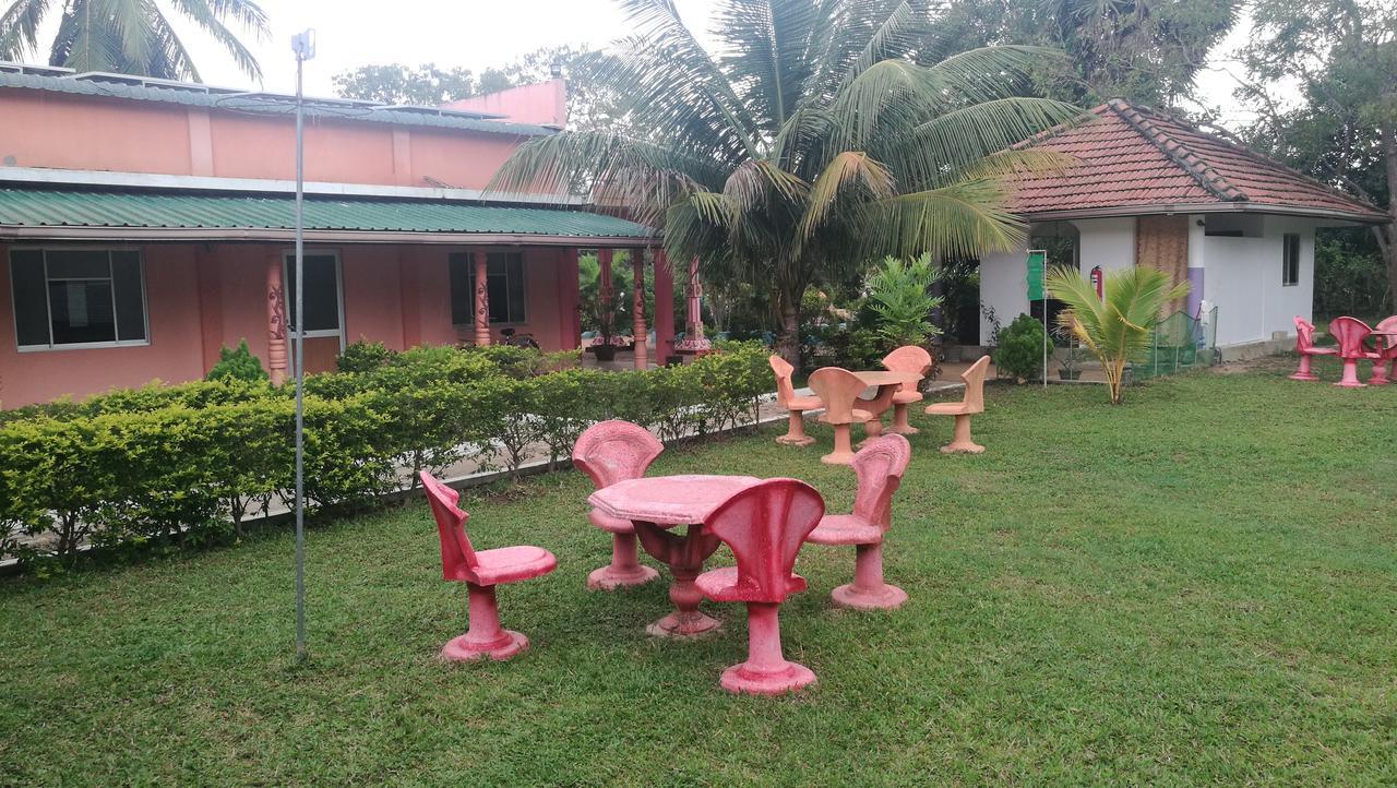 Friends Paradise Kilinochchi Esterno foto